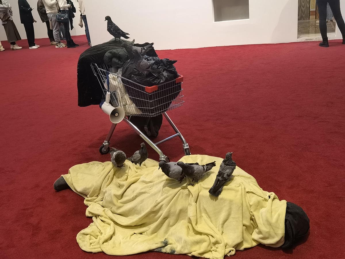 images/art/2021-12-19 莫瑞吉奥卡特兰 最后的审判/25.jpg